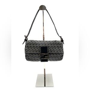 ✨$820✨ Fendi Zucchino Baguette